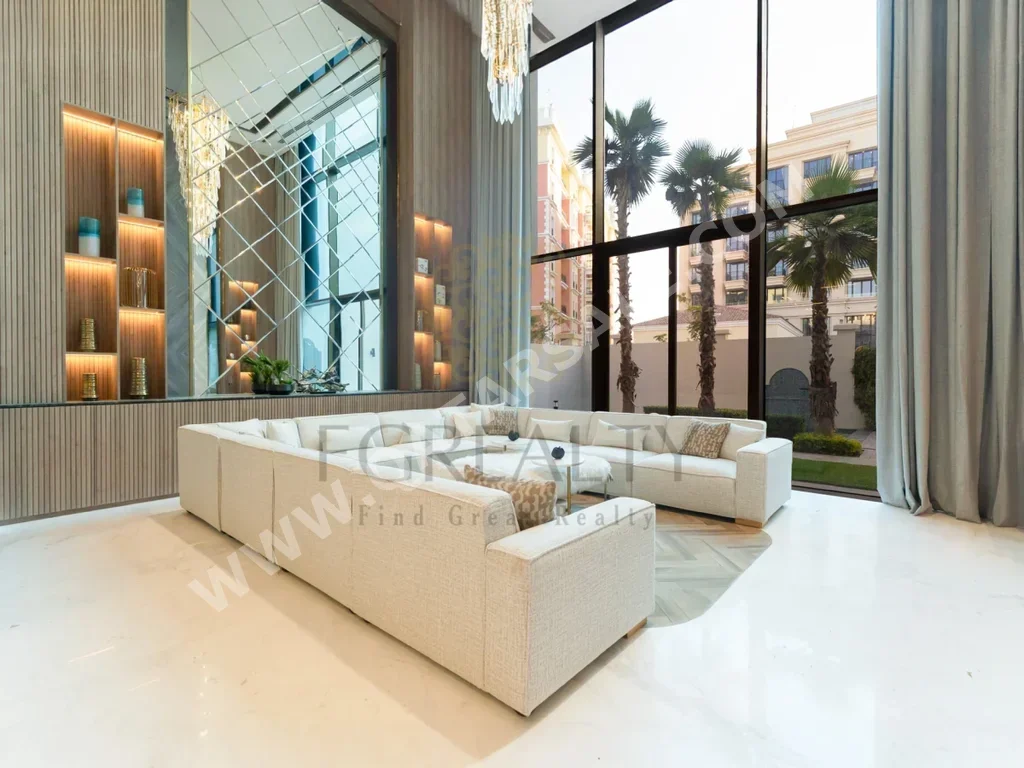 Townhouse  - Fully Furnished  - Doha  - The Pearl  - 5 Bedrooms