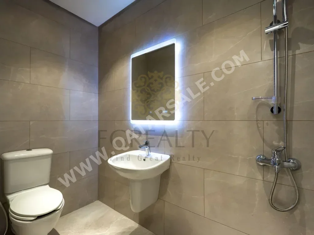 Compound - Fully Furnished - Doha - The Pearl - 6 Bedrooms