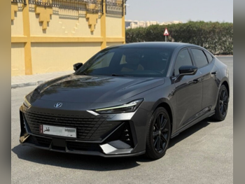 Changan  UNI-V  2023  Automatic  62,000 Km  4 Cylinder  Rear Wheel Drive (RWD)  Sedan  Gray
