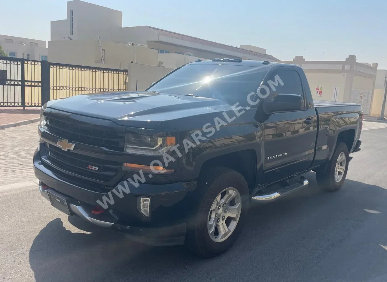 شفروليه  سلفرادو  2018  اوتوماتيك  181,000 كم  8 سلندر  دفع رباعي  بيكب  أسود