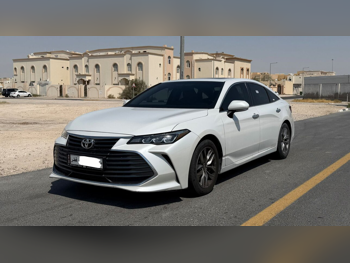 Toyota  Avalon  2020  Automatic  155,000 Km  6 Cylinder  Front Wheel Drive (FWD)  Sedan  White