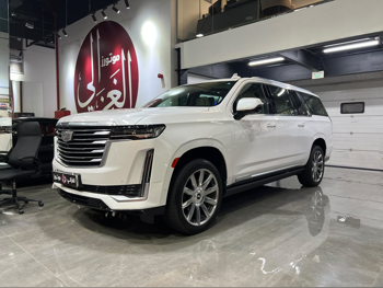 Cadillac  Escalade  2021  Automatic  172,000 Km  8 Cylinder  Four Wheel Drive (4WD)  SUV  Pearl