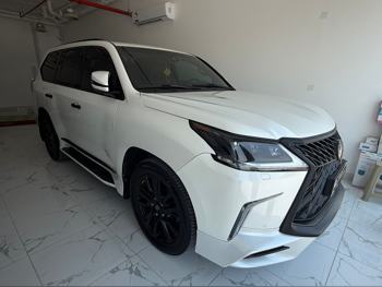 Lexus  LX  570 S Black Edition  2019  Automatic  140,000 Km  8 Cylinder  Four Wheel Drive (4WD)  SUV  White