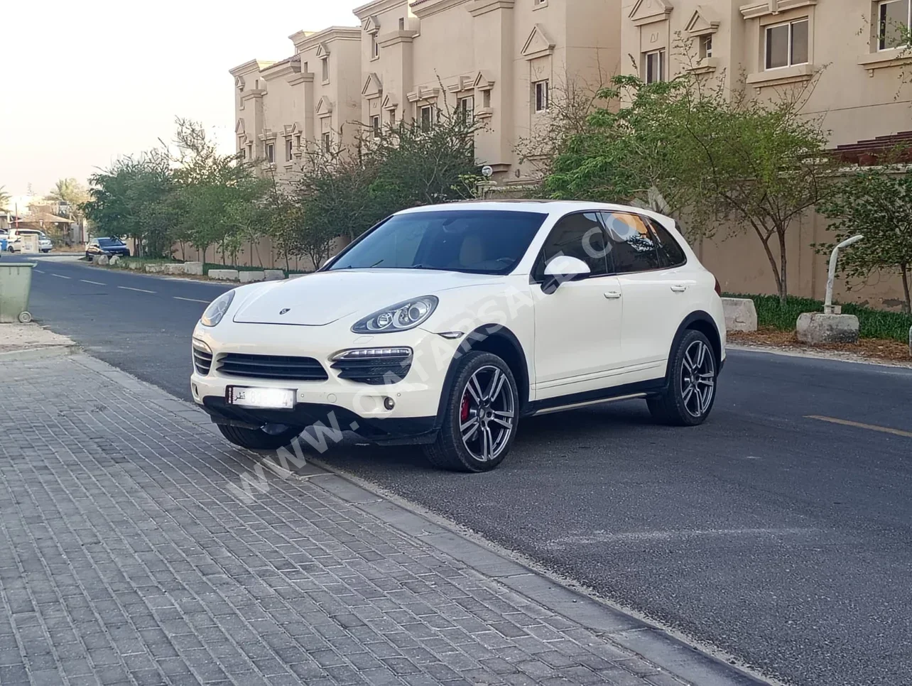 Porsche Cayenne S 2011 Automatic 210,000 Km 8 Cylinder Four Wheel Drive (4WD) SUV White