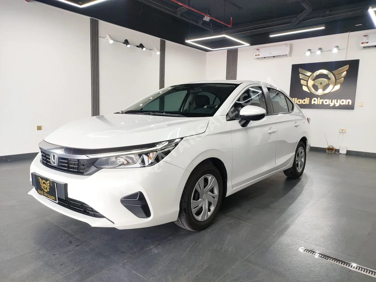 Honda City 2024 Automatic 100,000 Km 4 Cylinder Front Wheel Drive (FWD) Sedan White