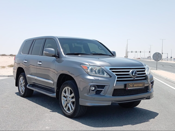Lexus  LX  570 S  2014  Automatic  280,000 Km  8 Cylinder  Four Wheel Drive (4WD)  SUV  Silver