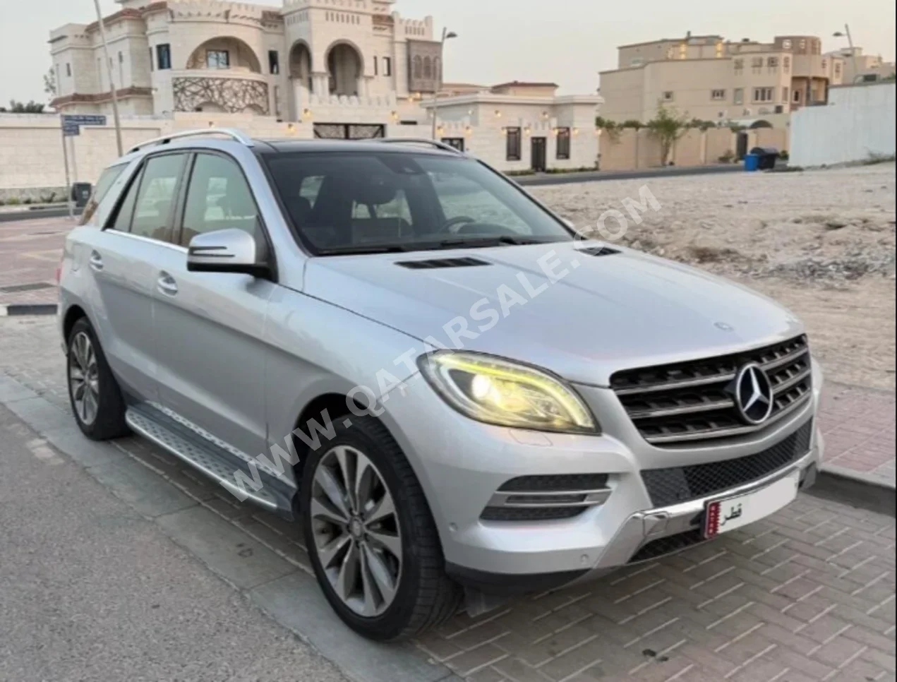 مرسيدس - بنز  ام ال  400  2015  اوتوماتيك  167,000 كم  6 سلندر  دفع رباعي  اس يو في  فضي