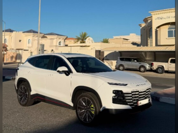 Jetour  Dashing  Flag Ship  2025  Automatic  26,000 Km  4 Cylinder  Front Wheel Drive (FWD)  SUV  White  With Warranty