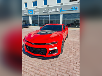 شفروليه  كمارو  زد ال 1  2017  اوتوماتيك  128,000 كم  8 سلندر  دفع خلفي  كوبيه \ سبورت  أحمر