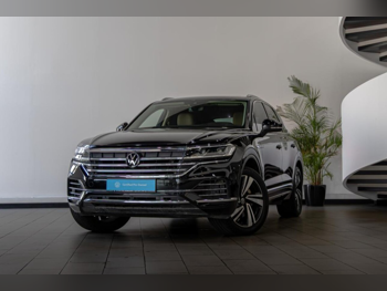 Volkswagen  Touareg  Highline plus  2023  Automatic  29,000 Km  6 Cylinder  All Wheel Drive (AWD)  SUV  Black  With Warranty