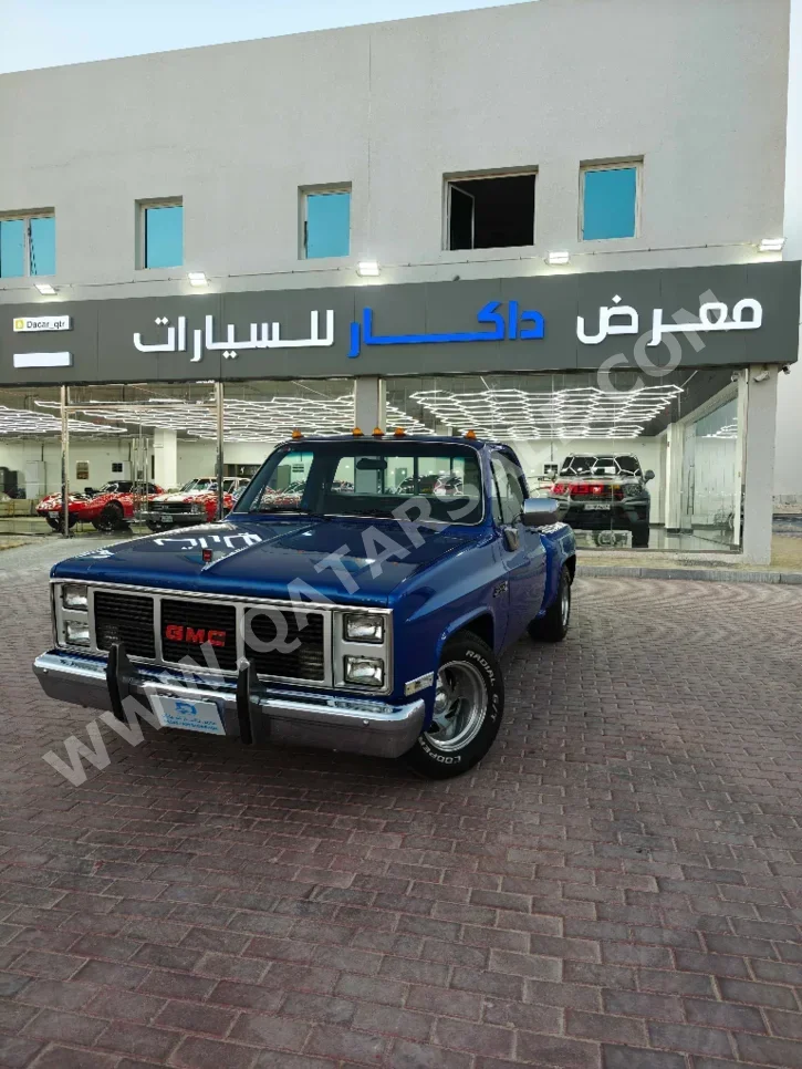 GMC  Classic  454  1986  Automatic  62,000 Km  8 Cylinder  Four Wheel Drive (4WD)  Classic  Blue