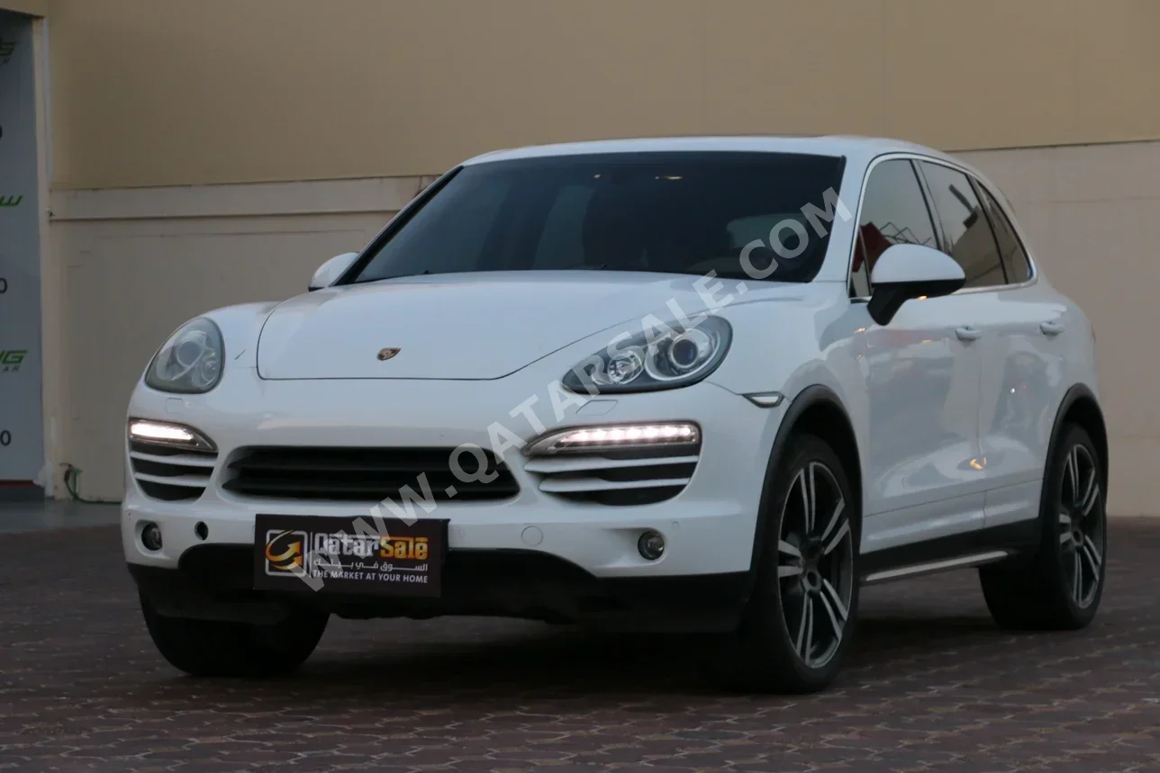 Porsche  Cayenne  2012  Automatic  154,000 Km  6 Cylinder  Four Wheel Drive (4WD)  SUV  White