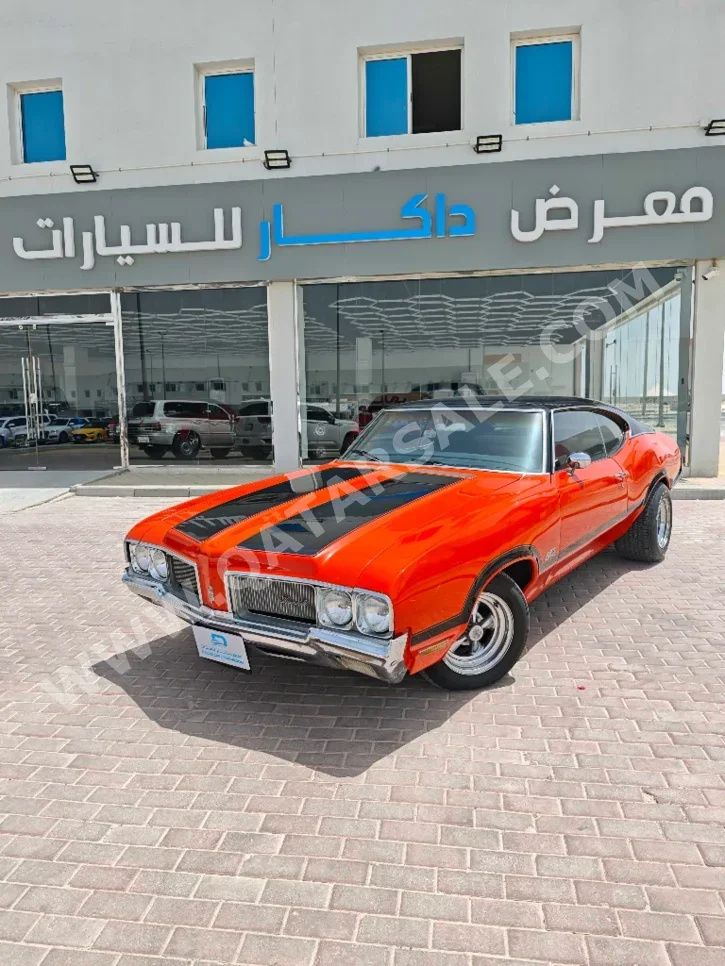 Oldsmobile  Classic  442  1970  Automatic  80,000 Km  8 Cylinder  Four Wheel Drive (4WD)  Classic  Orange