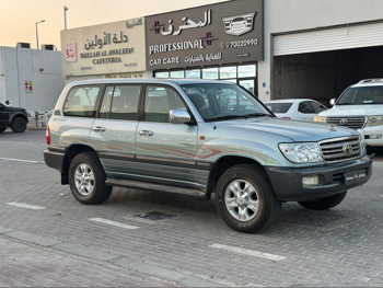 Toyota  Land Cruiser  GXR  2006  Automatic  380,000 Km  6 Cylinder  Four Wheel Drive (4WD)  SUV  Gray