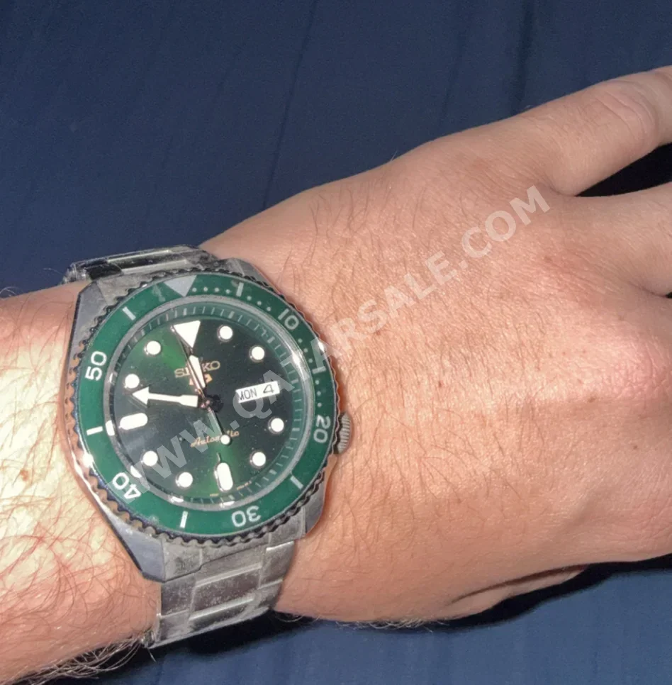 Watches - Seiko  - Analogue Watches  - Green  - Men Watches
