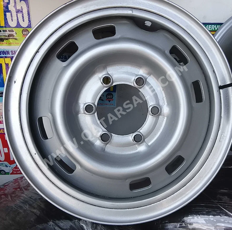 Wheel Rims Nissan /  16''  4  6