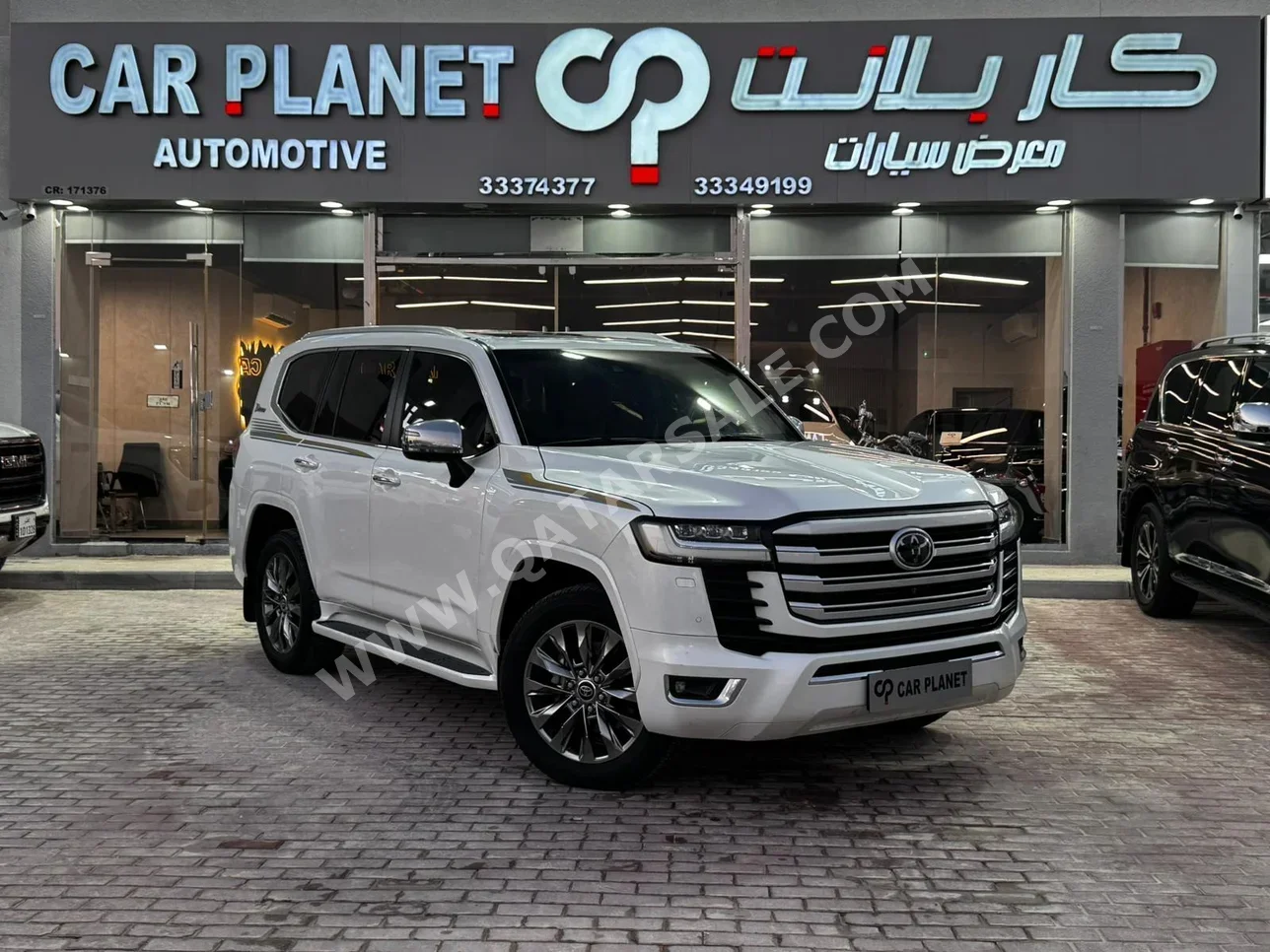 Toyota  Land Cruiser  VXR  2022  Automatic  156,000 Km  8 Cylinder  Four Wheel Drive (4WD)  SUV  White