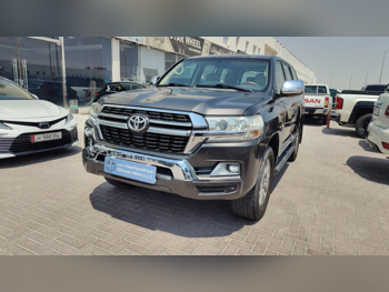 Toyota  Land Cruiser  GXR  2018  Automatic  345,000 Km  8 Cylinder  Four Wheel Drive (4WD)  SUV  Gray