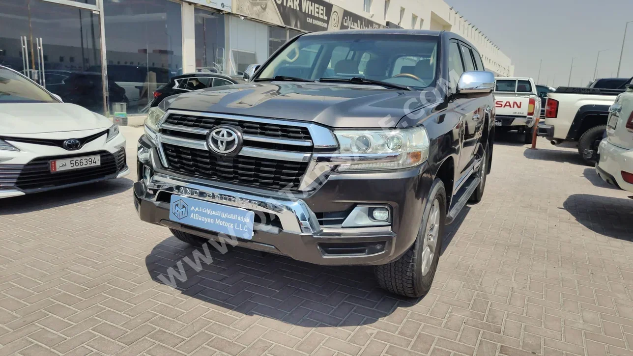 Toyota  Land Cruiser  GXR  2018  Automatic  345,000 Km  8 Cylinder  Four Wheel Drive (4WD)  SUV  Gray