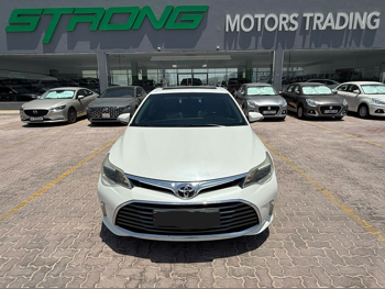 Toyota  Avalon  XLE  2017  Automatic  118,000 Km  6 Cylinder  Front Wheel Drive (FWD)  Sedan  White