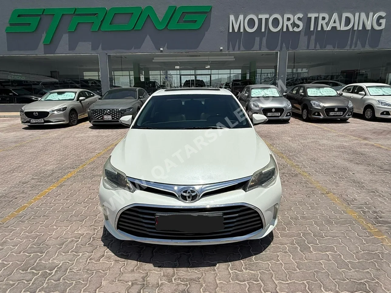 Toyota  Avalon  XLE  2017  Automatic  118,000 Km  6 Cylinder  Front Wheel Drive (FWD)  Sedan  White