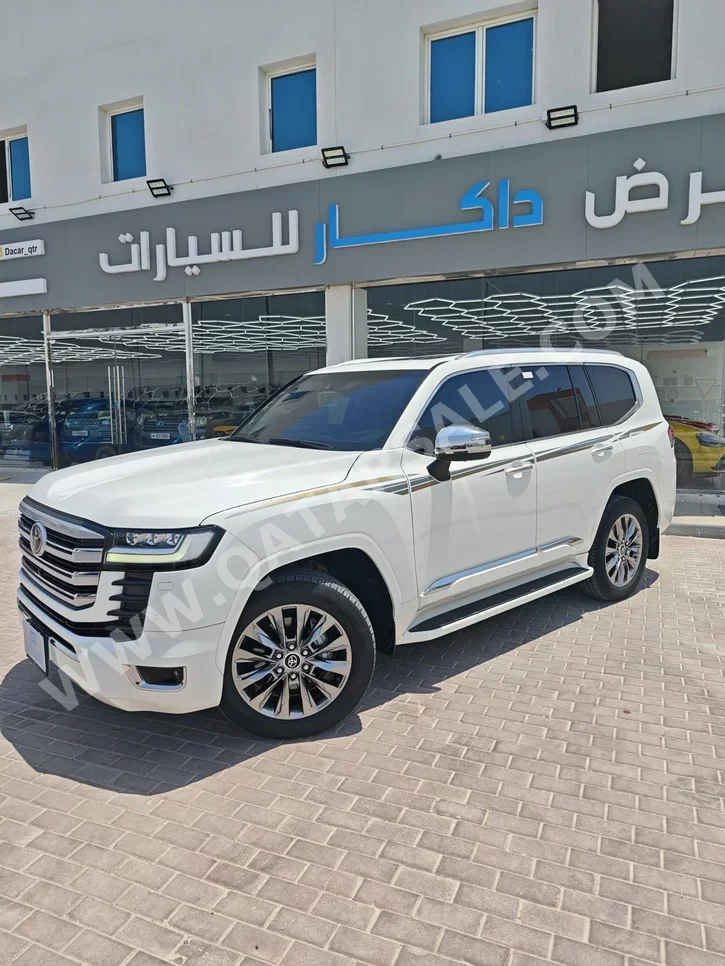Toyota  Land Cruiser  VXR Twin Turbo  2024  Automatic  60,000 Km  6 Cylinder  Four Wheel Drive (4WD)  SUV  White  With Warranty