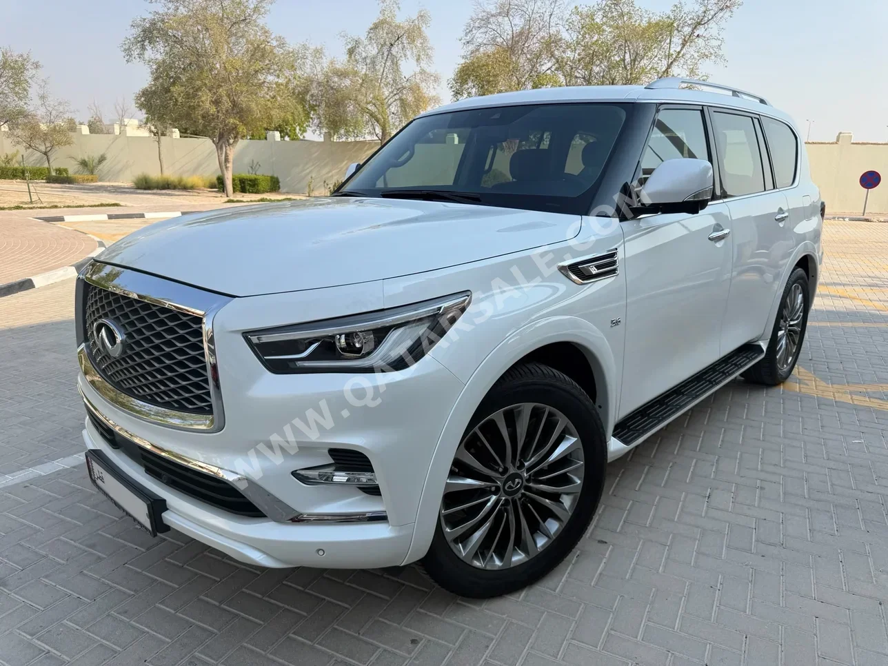 Infiniti  QX  80  2018  Automatic  52,000 Km  8 Cylinder  Four Wheel Drive (4WD)  SUV  White