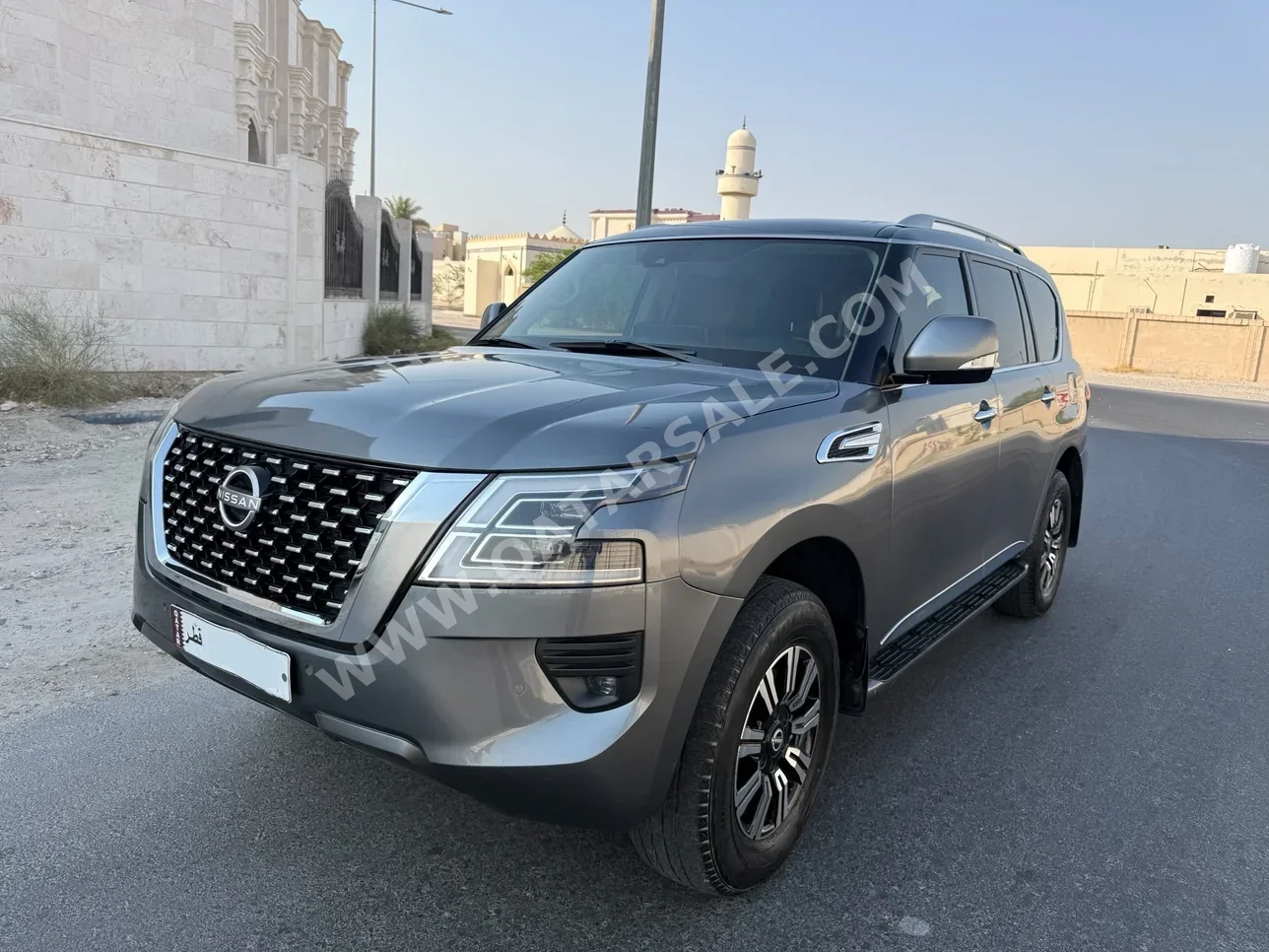 نيسان  باترول  تيتانيوم  2022  اوتوماتيك  133,000 كم  6 سلندر  دفع رباعي  اس يو في  رمادي