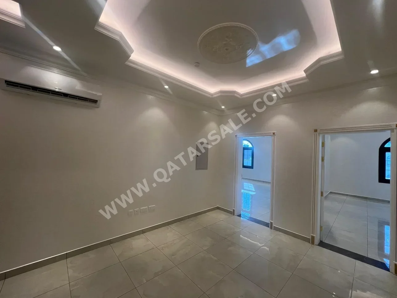 سكن عائلي  - غير مفروشة  - الدوحة  - نعيجة  - 7 غرف نوم