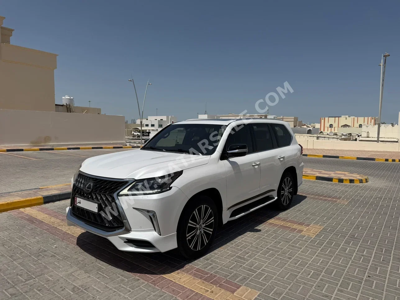 لكزس  ال اكس  570 اس  2018  اوتوماتيك  162,000 كم  8 سلندر  دفع رباعي  اس يو في  أبيض