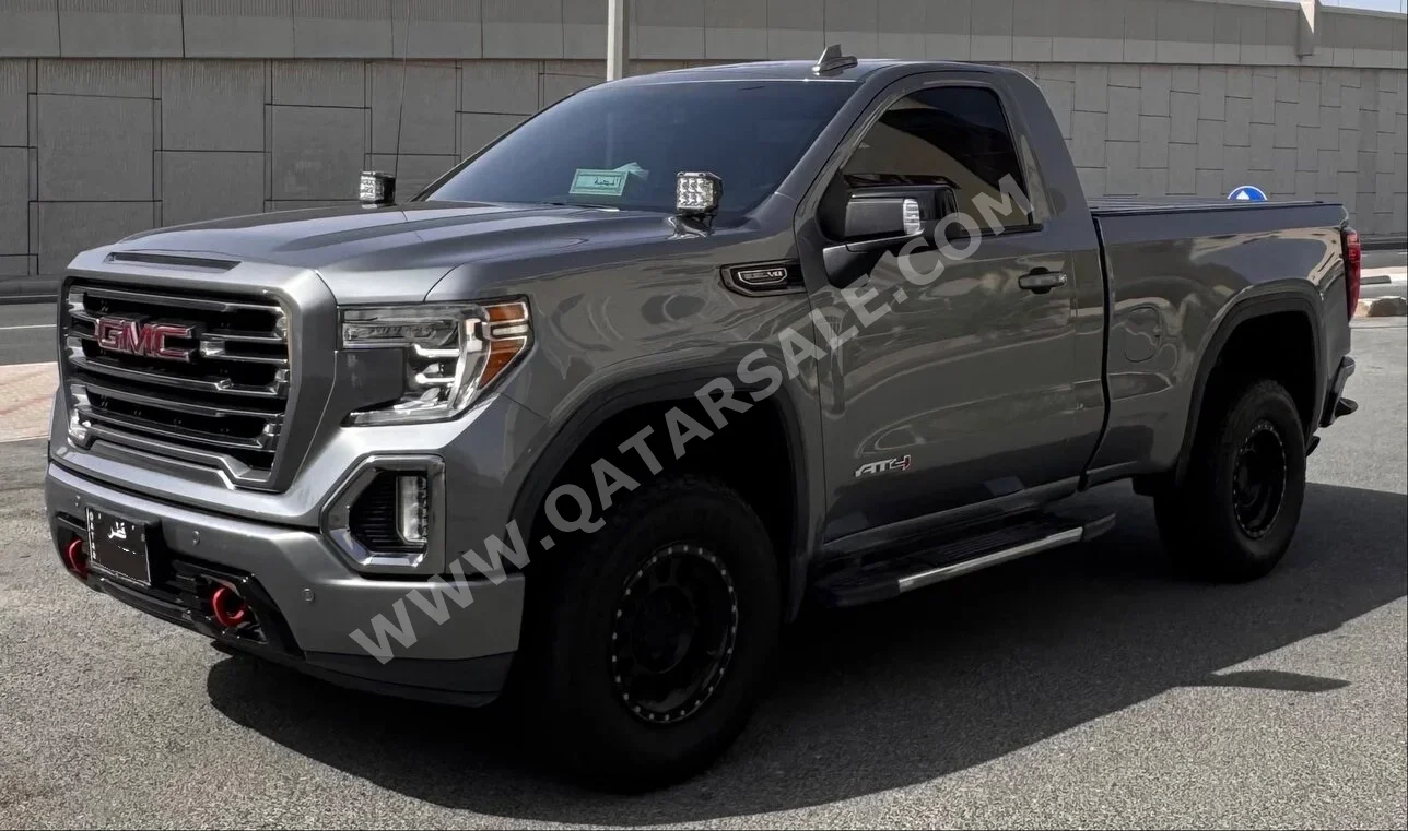 GMC  Sierra  AT4  2020  Automatic  128,000 Km  8 Cylinder  Four Wheel Drive (4WD)  Pick Up  Gray