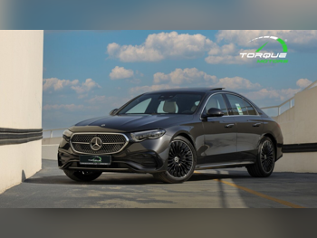مرسيدس - بنز  اي - كلاس  300 AMG  2026  اوتوماتيك  0 كم  4 سلندر  دفع خلفي  سيدان  رمادي  تحت الضمان