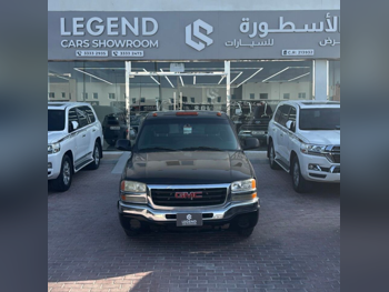 جي ام سي  سييرا  1500  2003  اوتوماتيك  193,000 كم  8 سلندر  دفع رباعي  بيكب  أسود