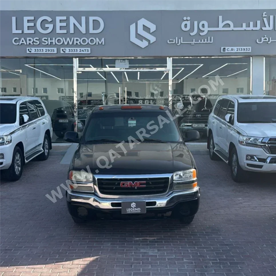 GMC  Sierra  1500  2003  Automatic  193,000 Km  8 Cylinder  Four Wheel Drive (4WD)  Pick Up  Black
