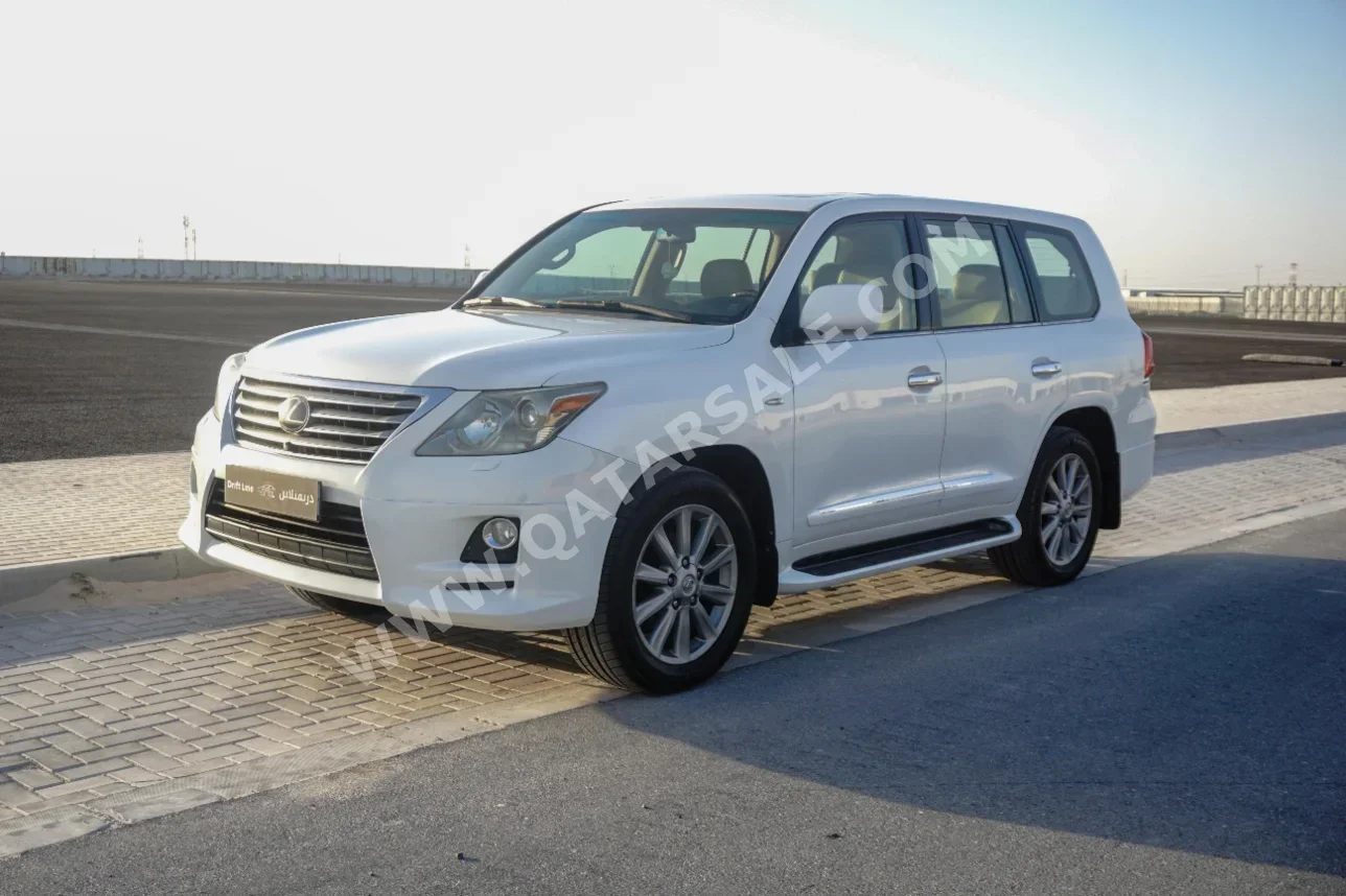 Lexus  LX  450  2011  Automatic  380,000 Km  8 Cylinder  All Wheel Drive (AWD)  SUV  White