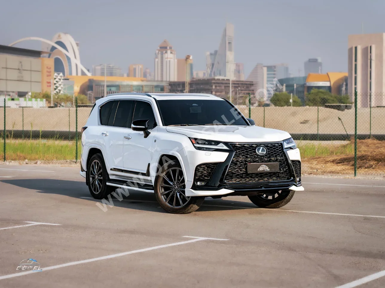 Lexus  LX  600  2025  Automatic  45,500 Km  6 Cylinder  Four Wheel Drive (4WD)  SUV  White  With Warranty
