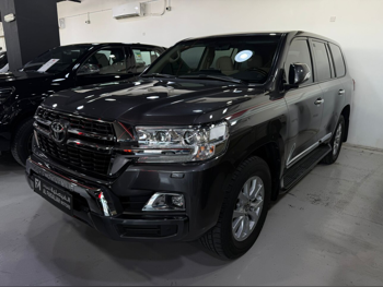 Toyota  Land Cruiser  GXR  2021  Automatic  138,000 Km  8 Cylinder  Four Wheel Drive (4WD)  SUV  Gray