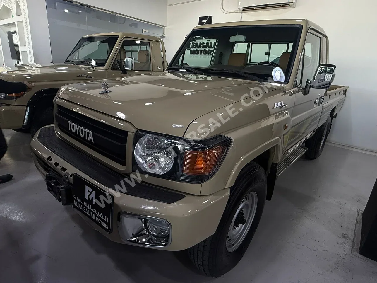 Toyota  Land Cruiser  LX  2022  Manual  137,000 Km  6 Cylinder  Four Wheel Drive (4WD)  Pick Up  Beige