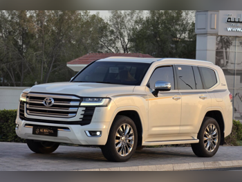 Toyota  Land Cruiser  VX Twin Turbo  2022  Automatic  15,000 Km  6 Cylinder  Four Wheel Drive (4WD)  SUV  White