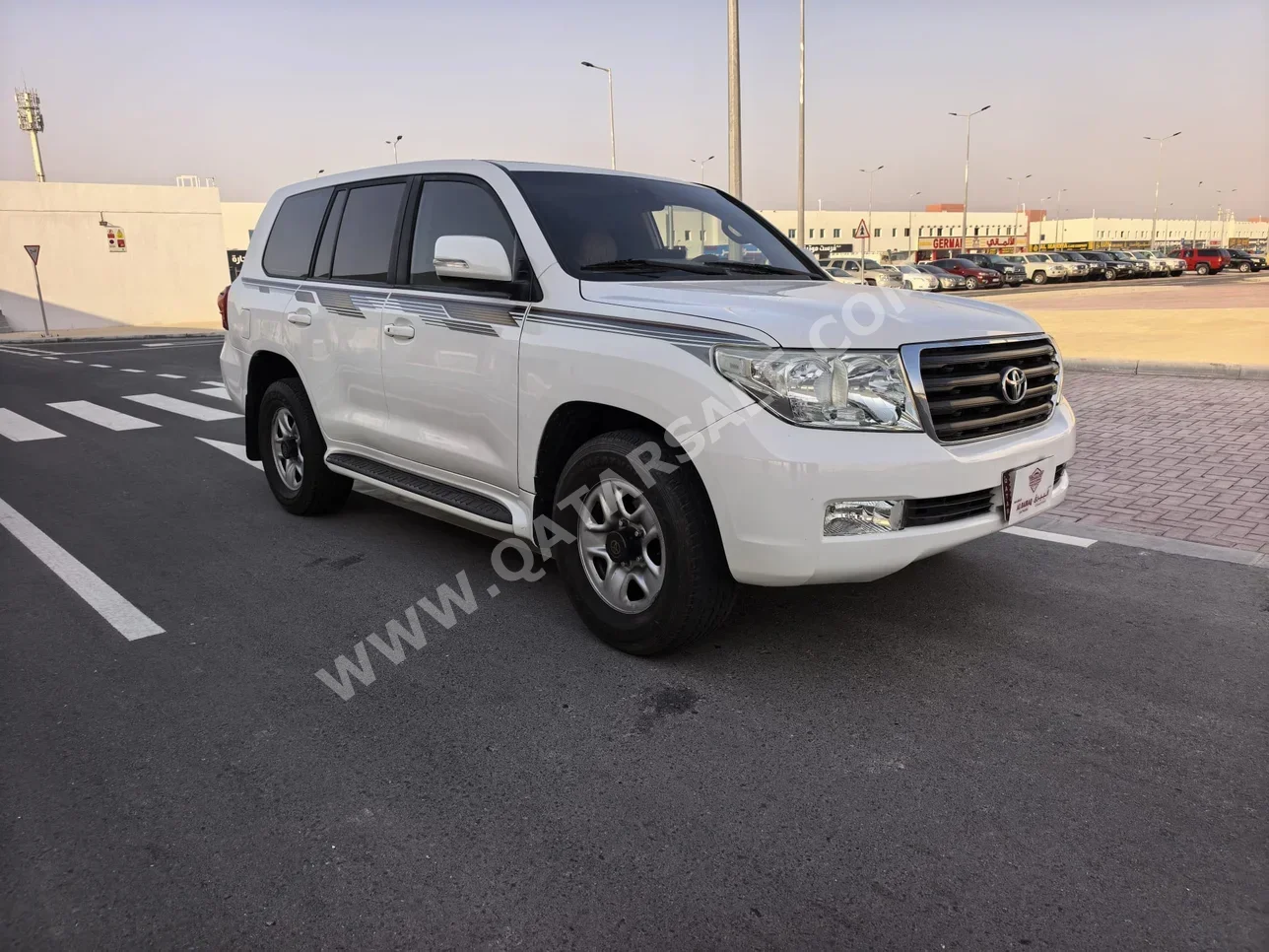 Toyota  Land Cruiser  GX  2009  Automatic  440,000 Km  6 Cylinder  Four Wheel Drive (4WD)  SUV  White