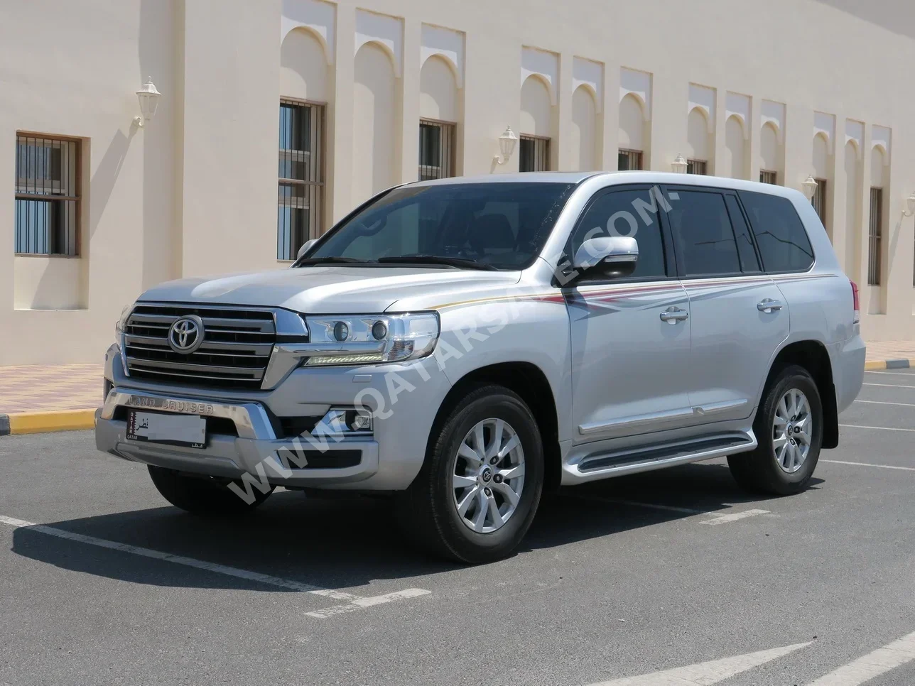 Toyota  Land Cruiser  GXR  2018  Automatic  224,000 Km  8 Cylinder  Four Wheel Drive (4WD)  SUV  Silver