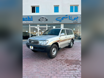 Toyota  Land Cruiser  GXR  2007  Manual  267,000 Km  6 Cylinder  Four Wheel Drive (4WD)  SUV  Silver