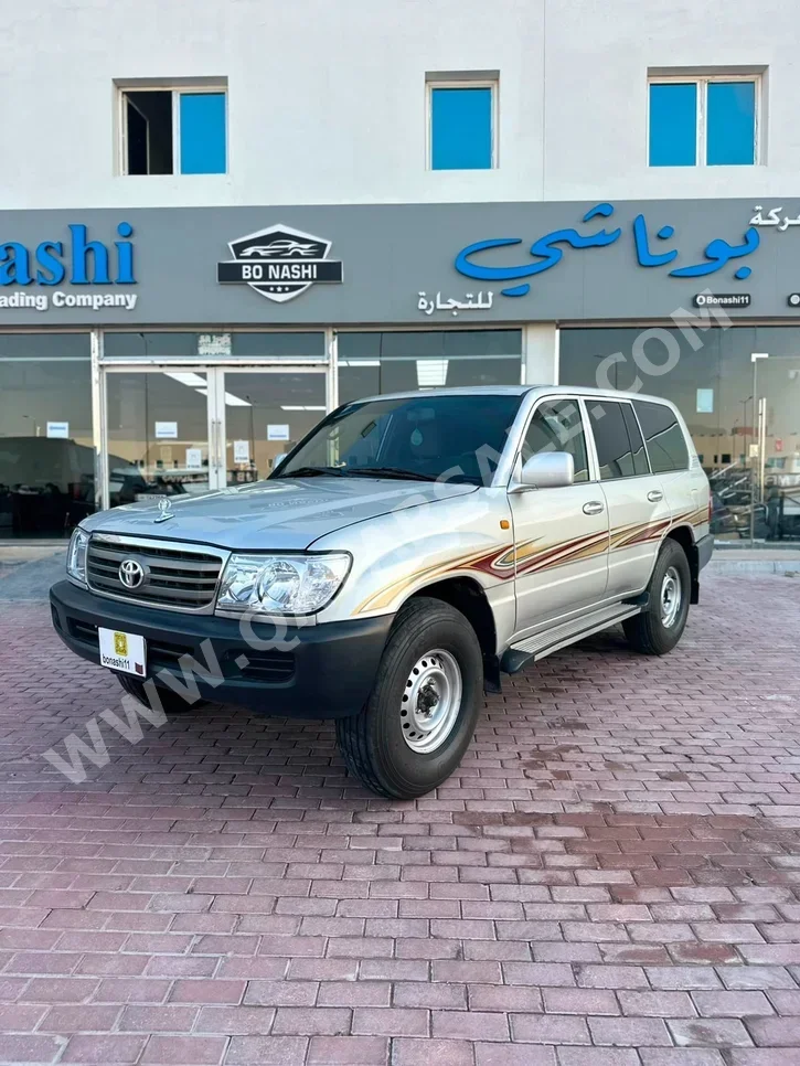 Toyota  Land Cruiser  GXR  2007  Manual  267,000 Km  6 Cylinder  Four Wheel Drive (4WD)  SUV  Silver