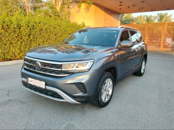 Volkswagen  Teramont  2022  Automatic  90,000 Km  6 Cylinder  Four Wheel Drive (4WD)  SUV  Gray
