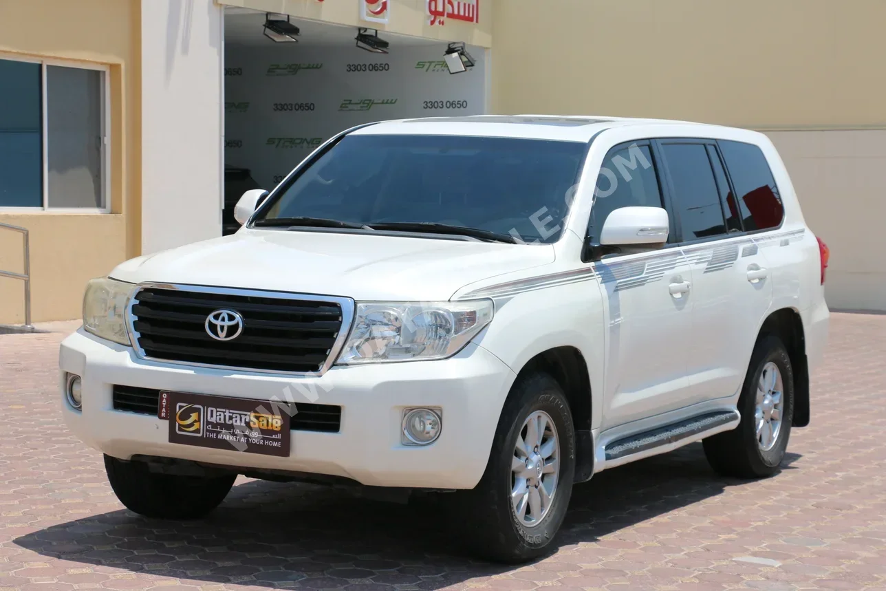 Toyota  Land Cruiser  GX  2013  Automatic  463,000 Km  6 Cylinder  Four Wheel Drive (4WD)  SUV  White
