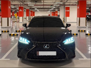 Lexus ES 350 F-Sport 2020 Automatic 82,000 Km 6 Cylinder Rear Wheel Drive (RWD) Sedan Black
