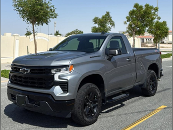 Chevrolet  Silverado  LT  2024  Automatic  28,000 Km  8 Cylinder  Four Wheel Drive (4WD)  Pick Up  Gray  With Warranty