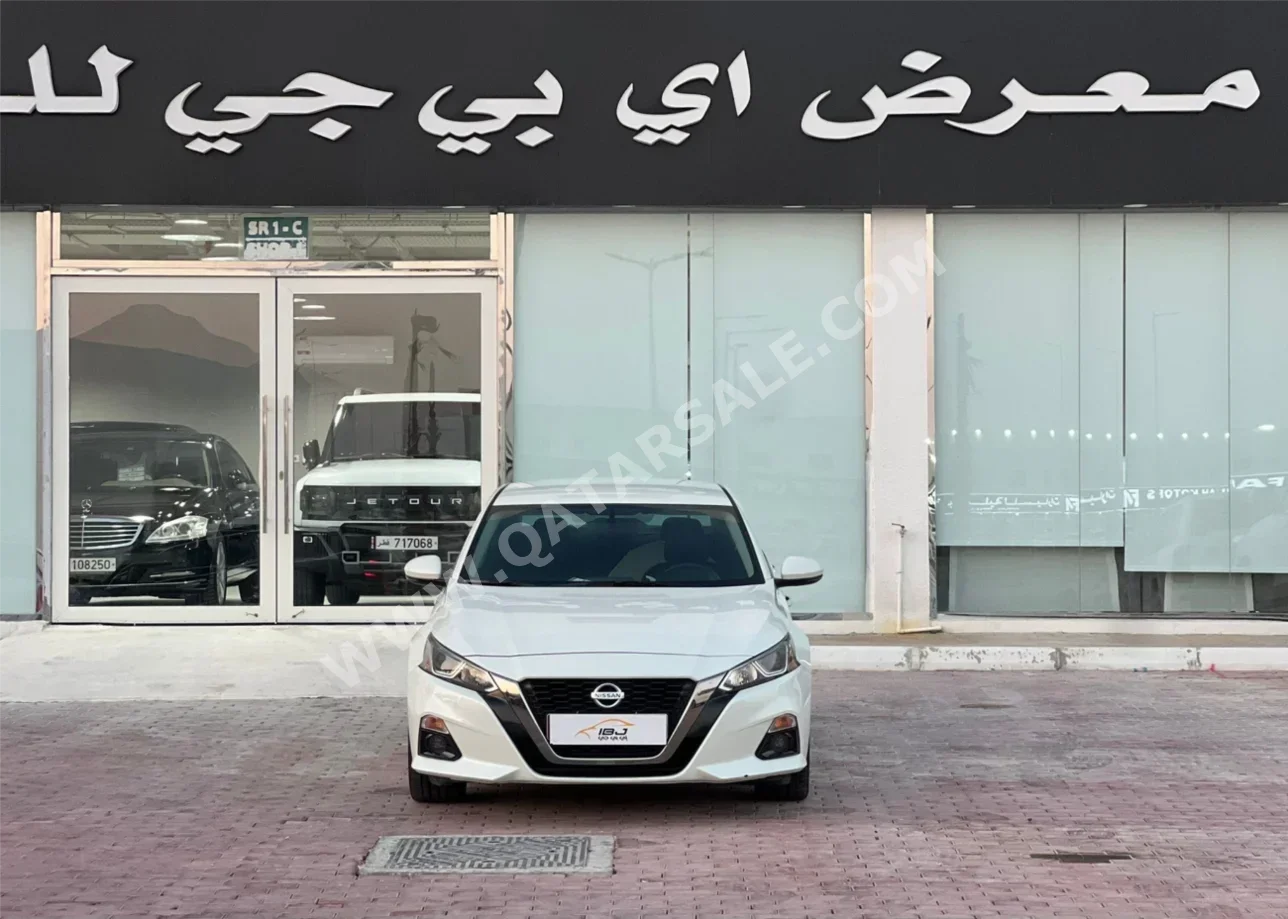 نيسان  ألتيما  اس ار  2019  اوتوماتيك  136,000 كم  4 سلندر  سحب امامي  سيدان  أبيض لؤلؤي