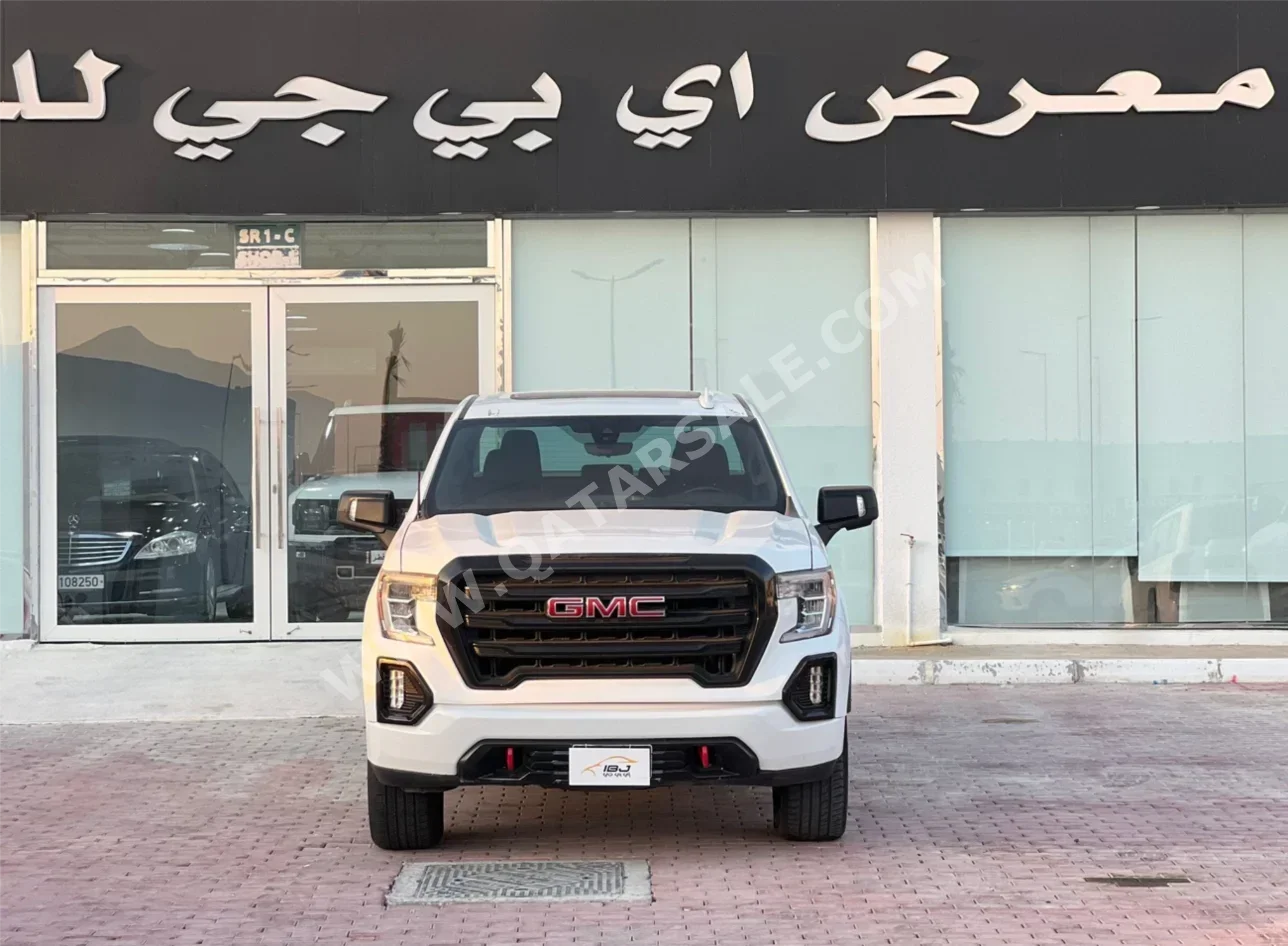 جي ام سي  بيك اب  2019  اوتوماتيك  136,000 كم  8 سلندر  دفع رباعي  بيكب  أبيض