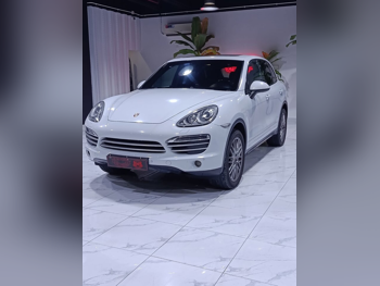 Porsche  Cayenne  2013  Automatic  187,000 Km  6 Cylinder  Four Wheel Drive (4WD)  SUV  Gray